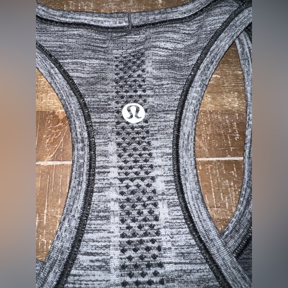 Lululemon Swiftly Tech Racerback - Picture 8 of 8